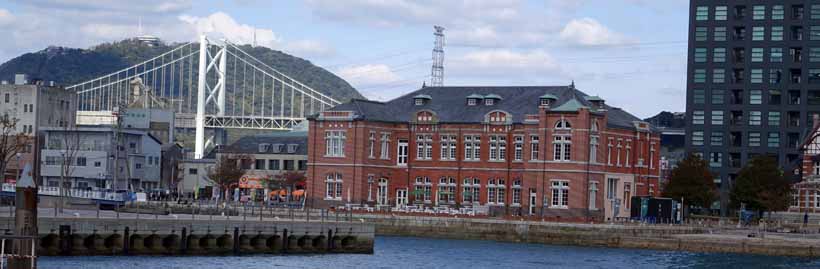 レトロな門司港岸