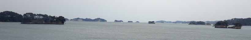 松島海岸より松島の一部