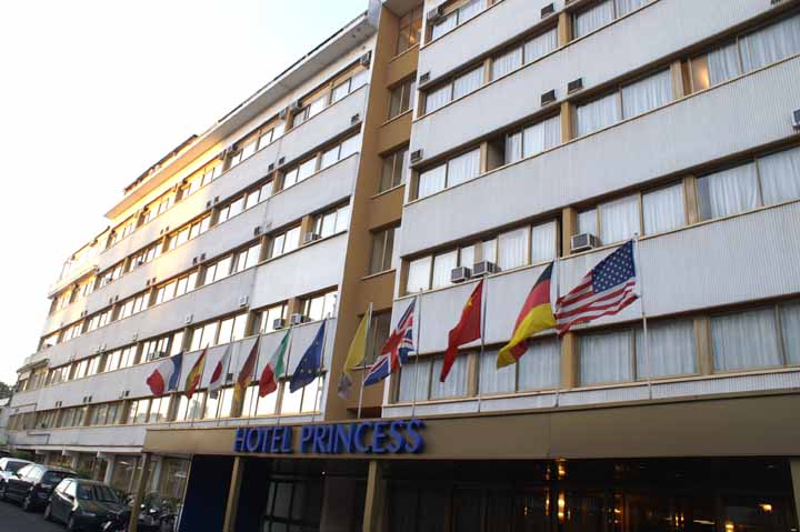 PICA3903.jpg
 ORG[720 x 479] NOW[ 720 x 479]
(�␳�O�{�����{���␳������100���ŕ\����)