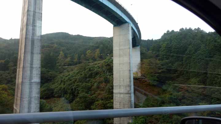 DRA03637.jpg
 ORG[720 x 405] NOW[ 720 x 405]
(�␳�O�{�����{���␳������100���ŕ\����)