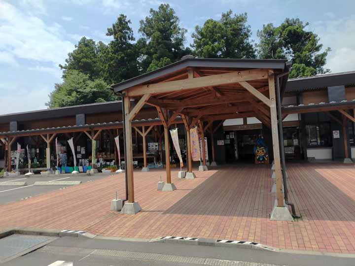 DCC0228.jpg
 ORG[720 x 540] NOW[ 720 x 540]
(�␳�O�{��100���{���␳������100���ŕ\����)