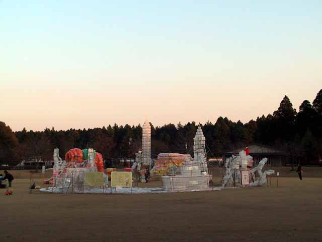 IMG_4425.jpg
 ORG[640 x 480] NOW[ 640 x 480]
(�␳�O�{�����{���␳������100���ŕ\����)